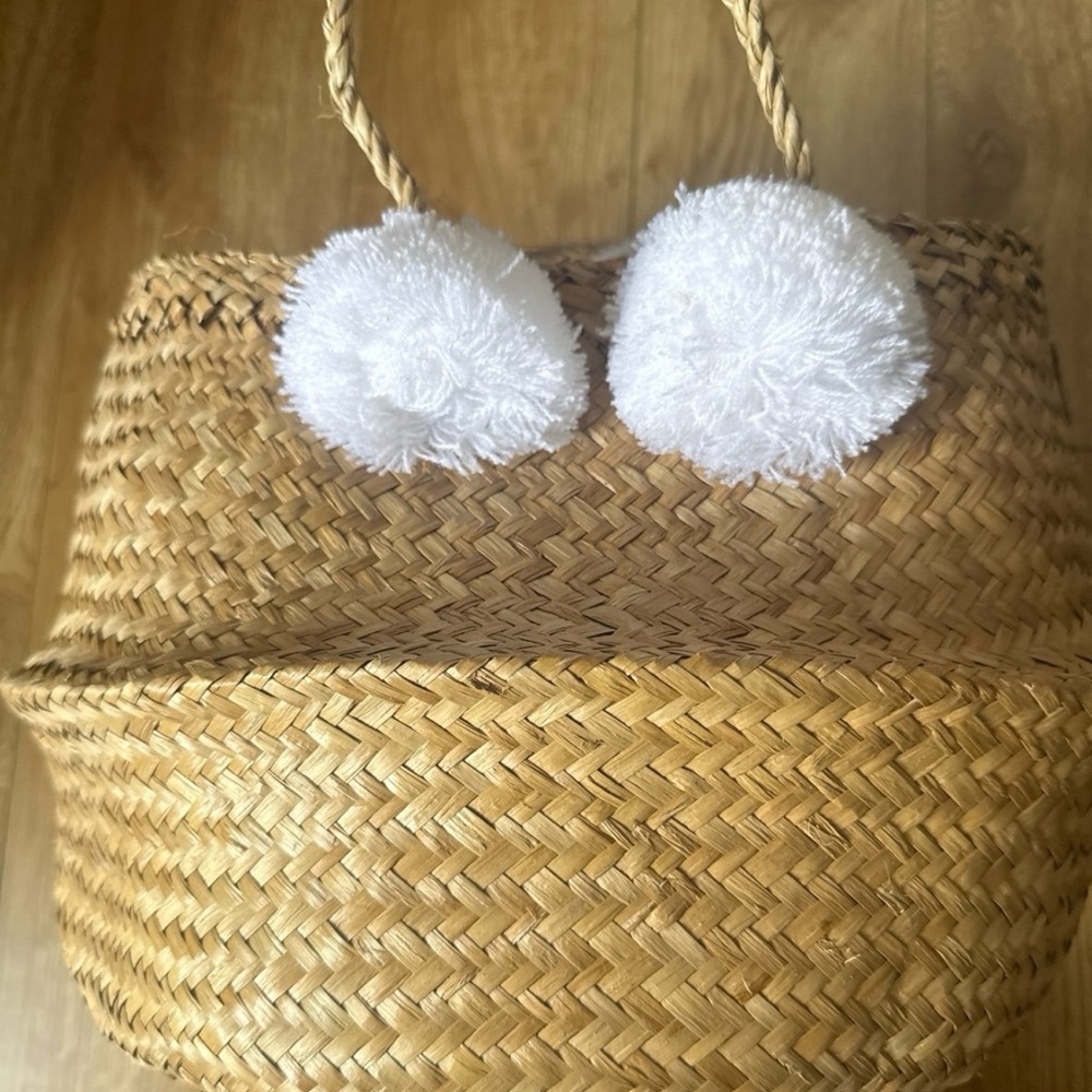 Ugg Basket/Tote Badket - Picture 3 of 3